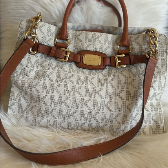 New Michael Kors Large Hamilton Vanilla Purse - Picture 3 of 15